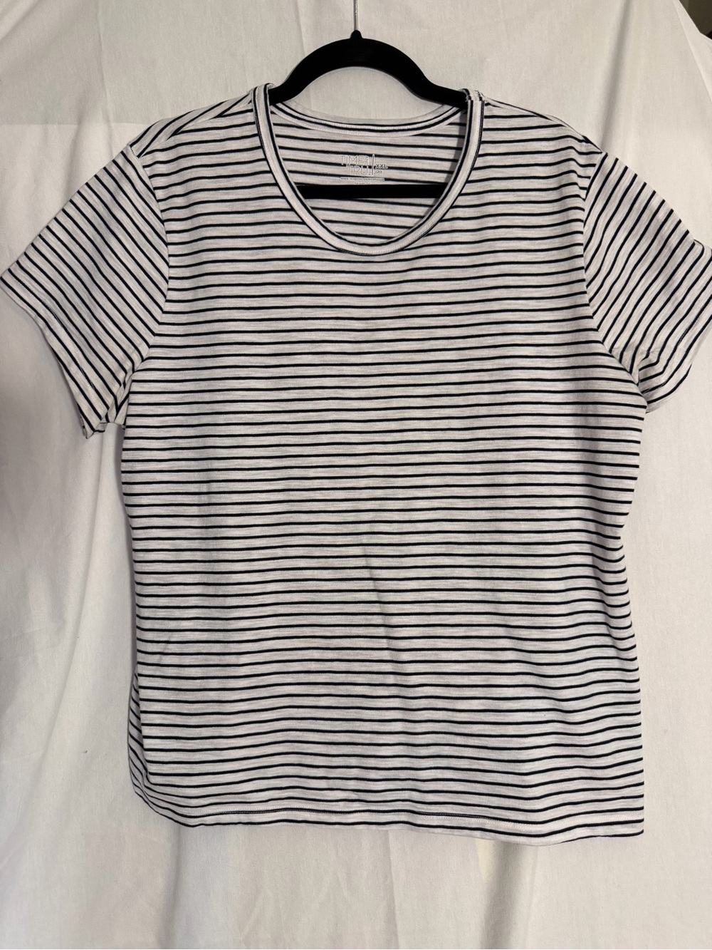 #387 Time and Tru White and Black Striped Short Sleeve Tee